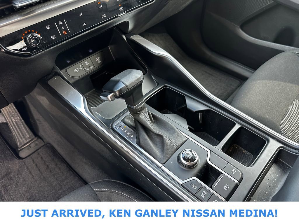 Used 2025 Kia Sorento LX FWD image 10