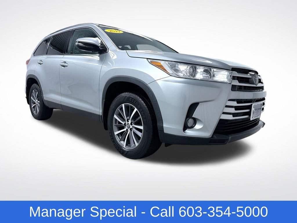 Used 2019 Toyota Highlander XLE AWD/4WD video 1