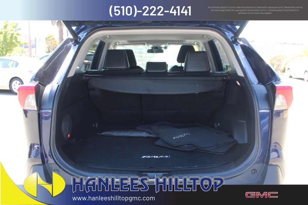 Used 2023 Toyota RAV4 XLE Premium FWD image 10