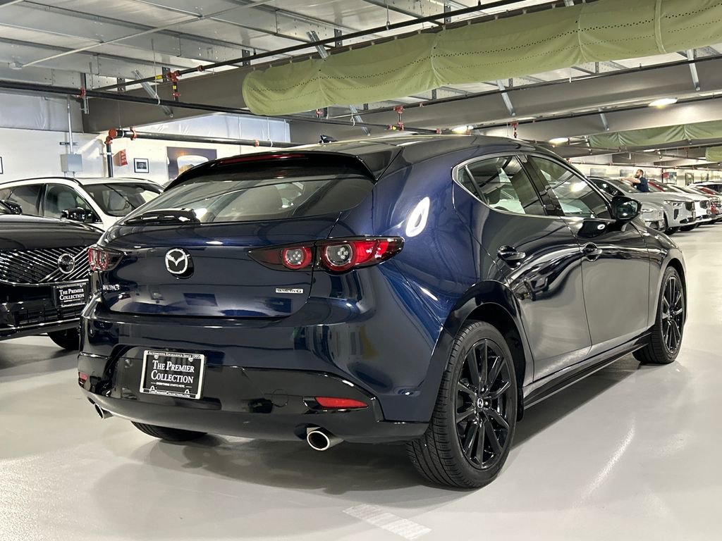 Used 2019 MAZDA MAZDA3 Hatchback w/ Premium Package image 2