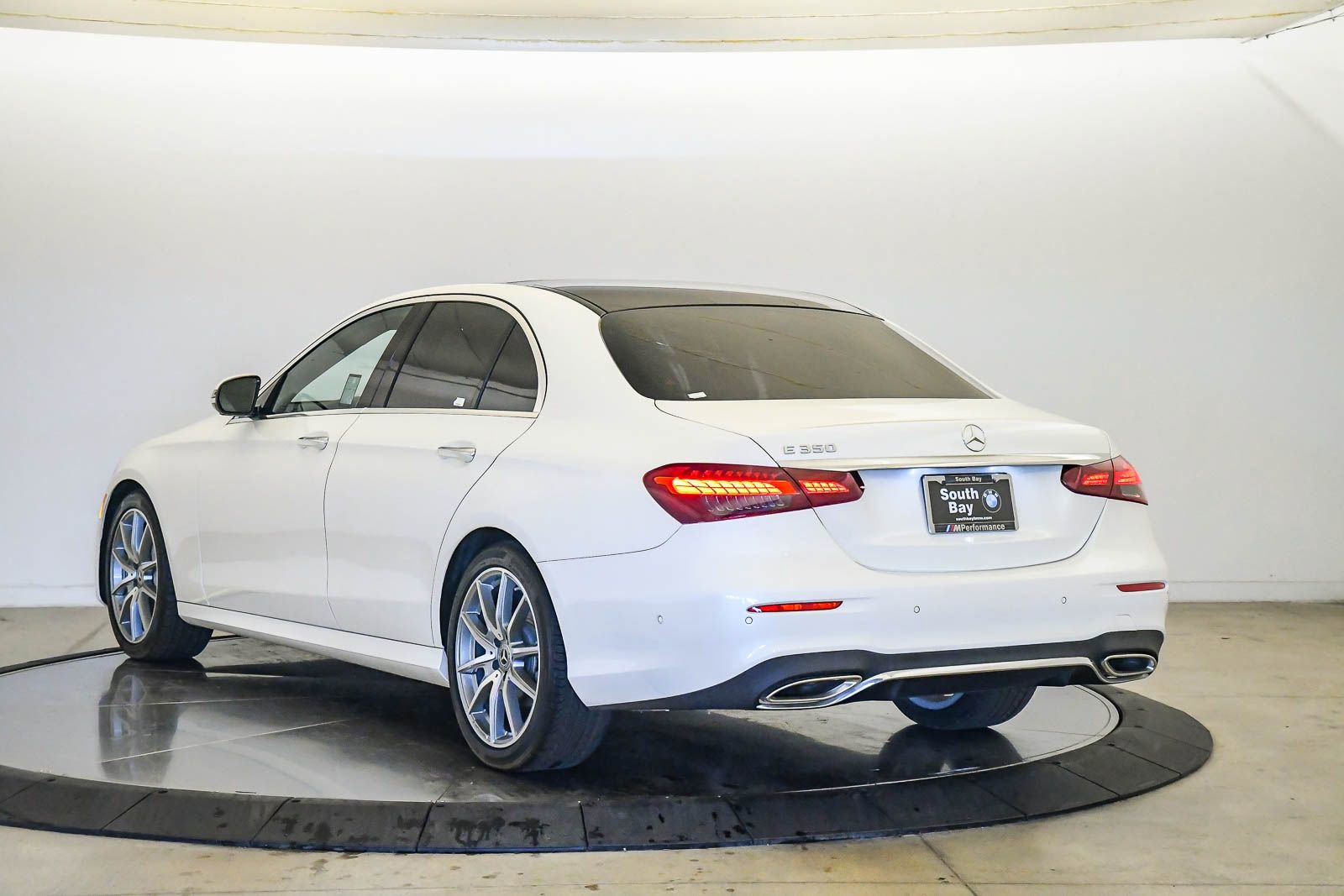 Used 2022 Mercedes-Benz E 350 Sedan w/ Driver Assistance Package image 2