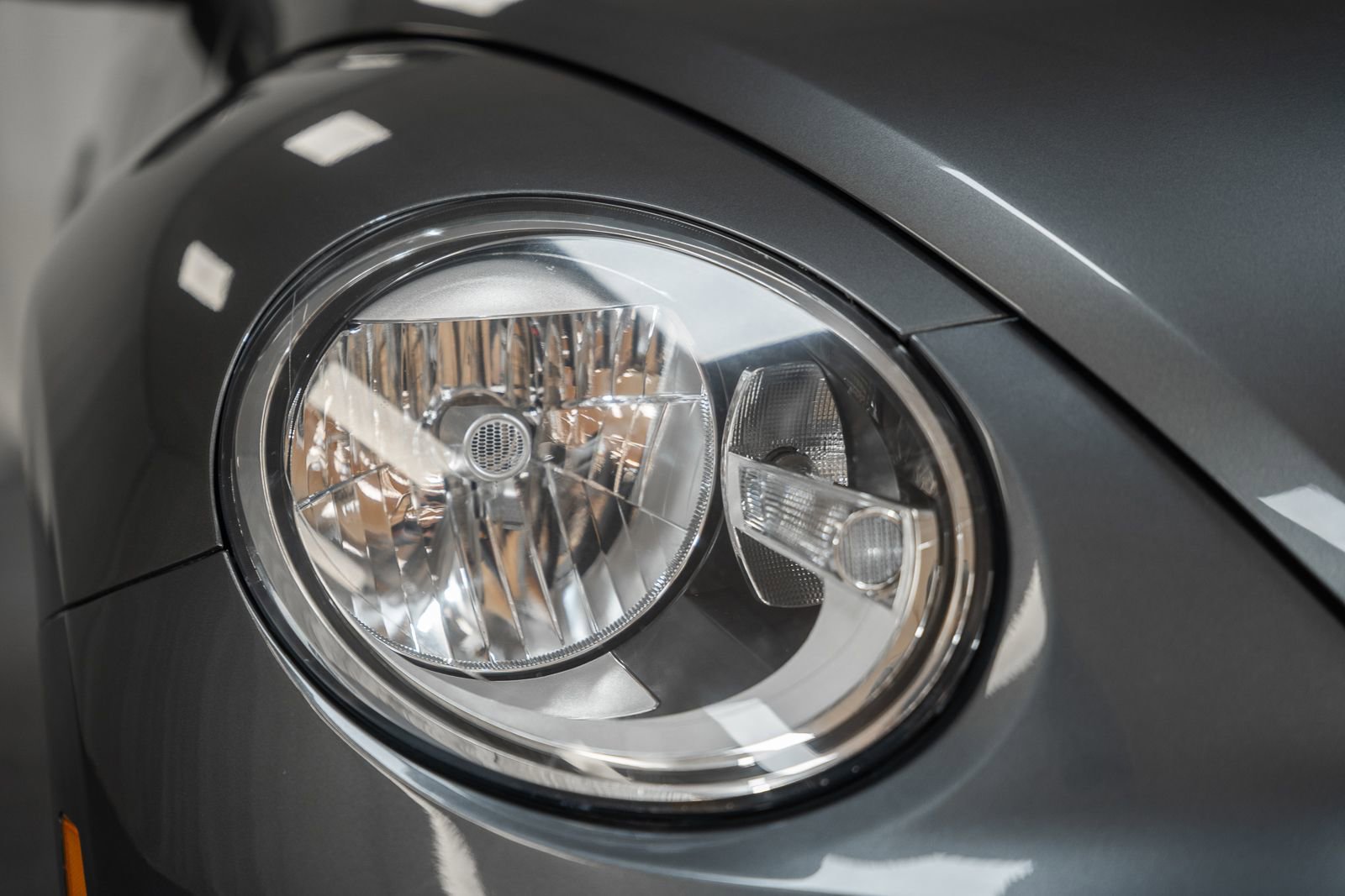 Used 2014 Volkswagen Beetle 2.5 image 11