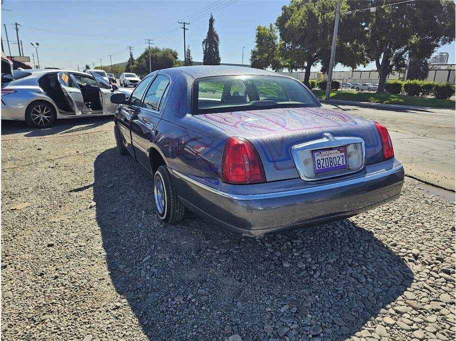 Used 1999 Lincoln Town Car Executive image 7