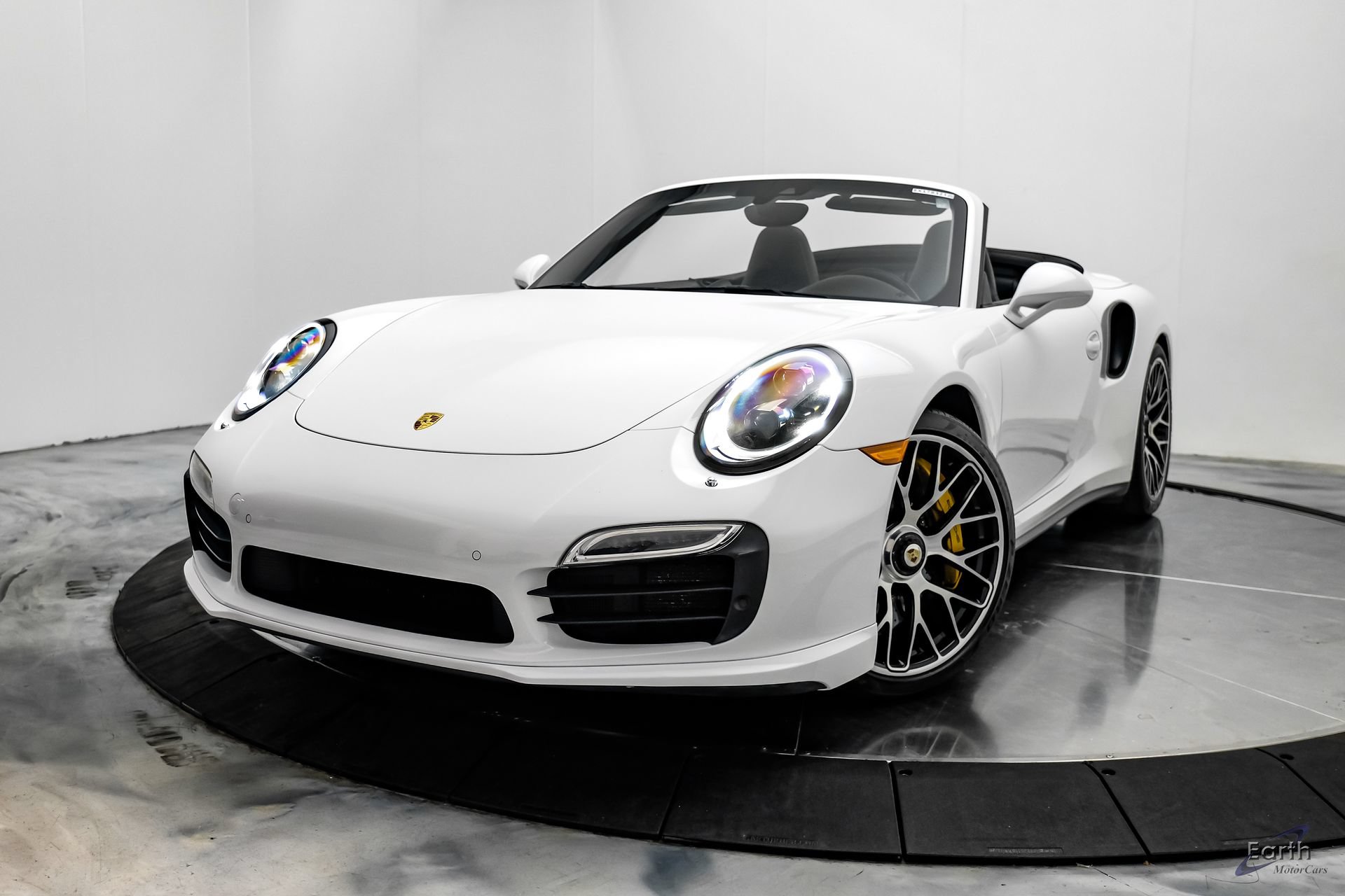 Used 2016 Porsche 911 Turbo S AWD/4WD image 4