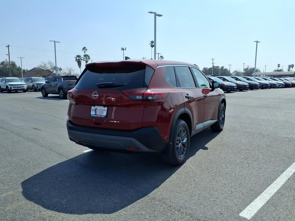 Used 2023 Nissan Rogue S image 5
