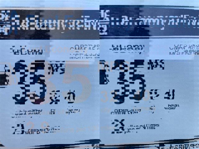 New 2025 Nissan Versa SR w/ Trunk Package image 23