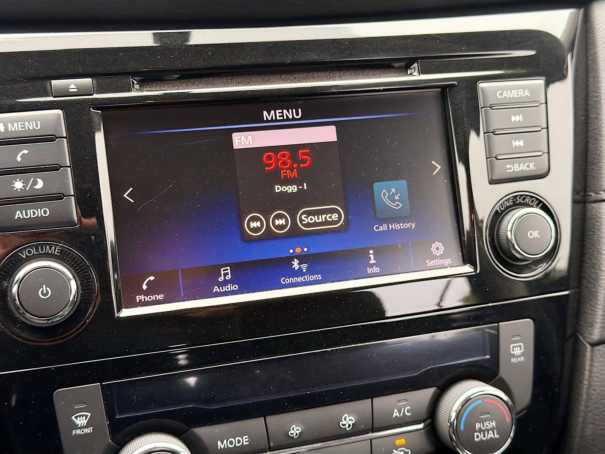 Used 2018 Nissan Rogue SV image 30