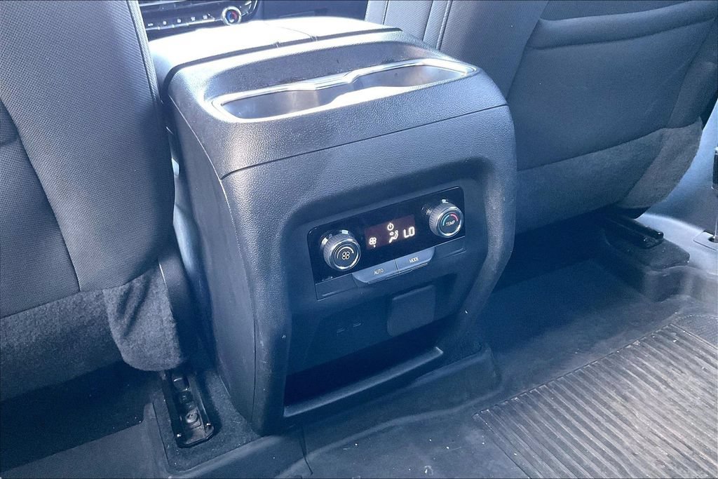 Used 2024 Chevrolet Traverse LT FWD image 33