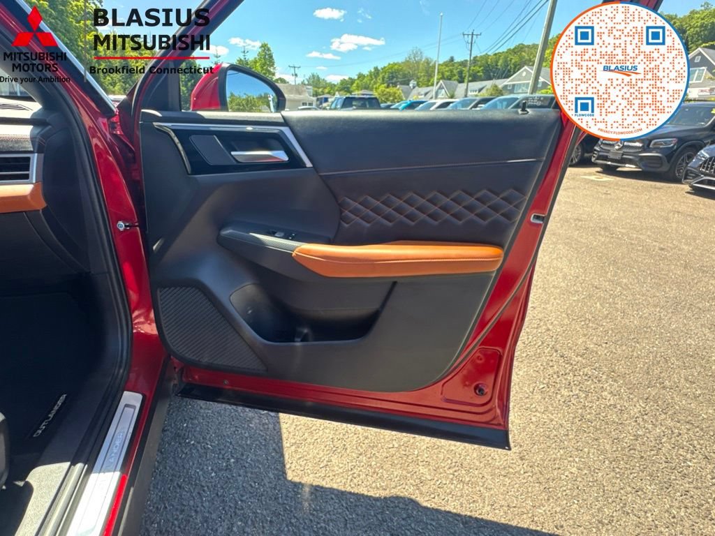 Used 2023 Mitsubishi Outlander SEL AWD/4WD image 38