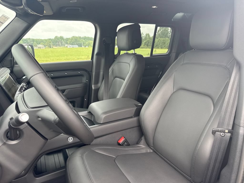 New 2026 Land Rover Defender 110 X-Dynamic SE AWD/4WD image 9