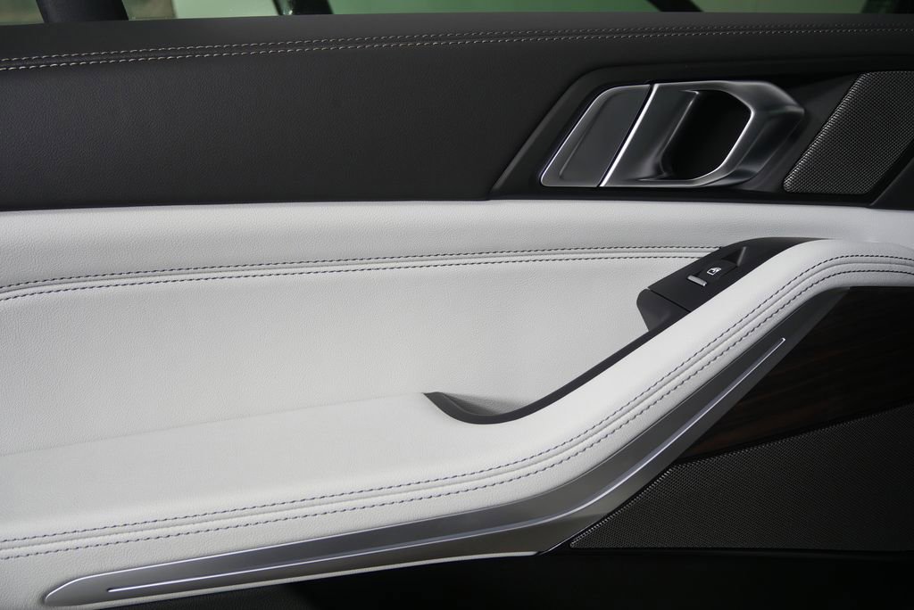 New 2026 BMW X5 sDrive40i RWD image 13