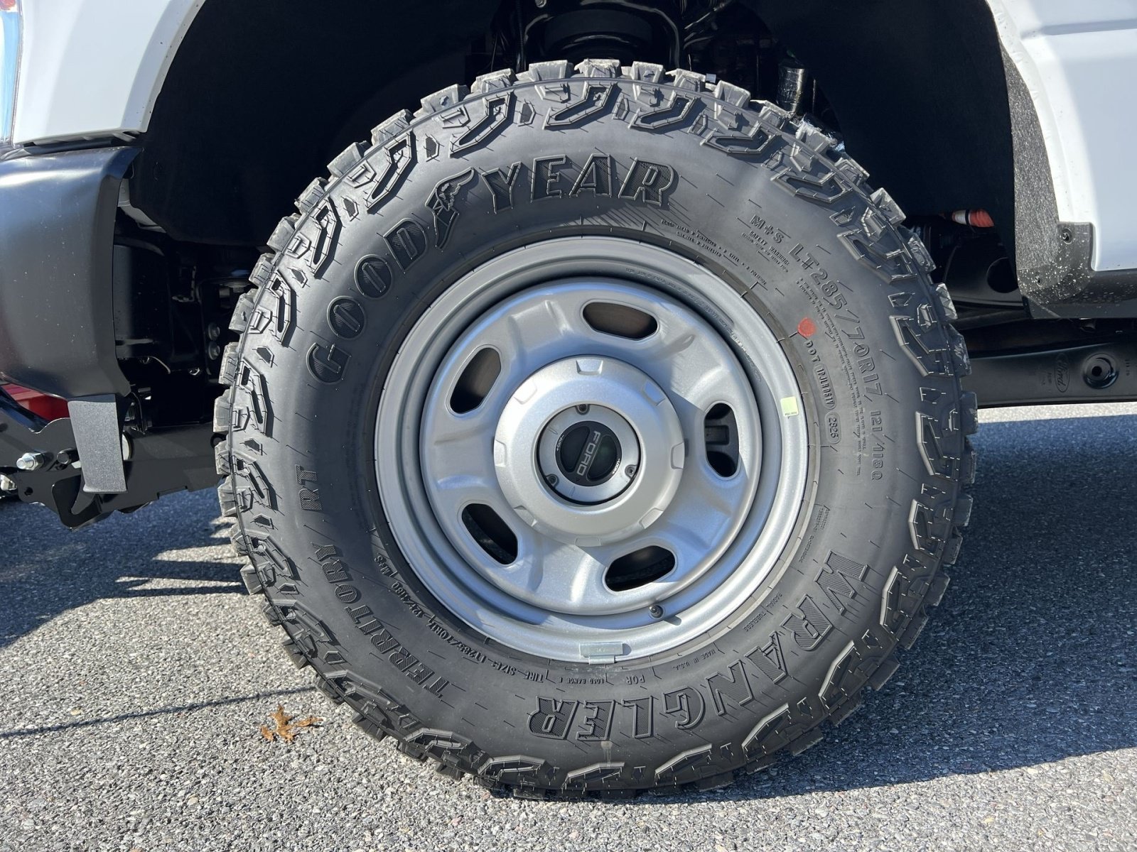 New 2027 Ford F250 XL w/ XL Off-Road 33" Tire Package AWD/4WD image 13