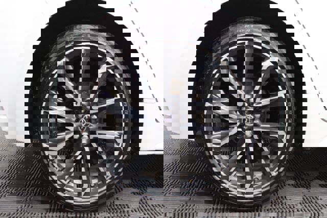 Used 2019 Toyota Corolla XSE FWD image 5