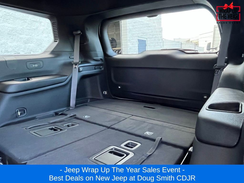 New 2025 Jeep Grand Cherokee L Laredo image 27