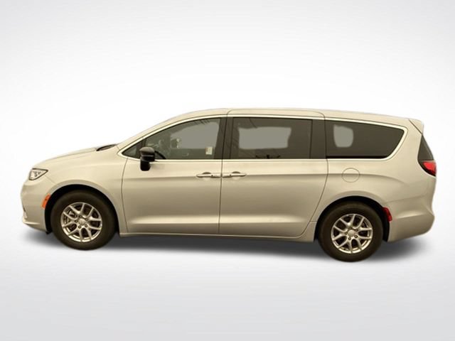 Used 2026 Chrysler Pacifica Select FWD image 2