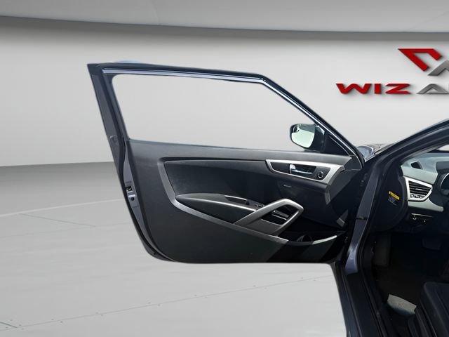 Used 2017 Hyundai Veloster Value Edition image 9