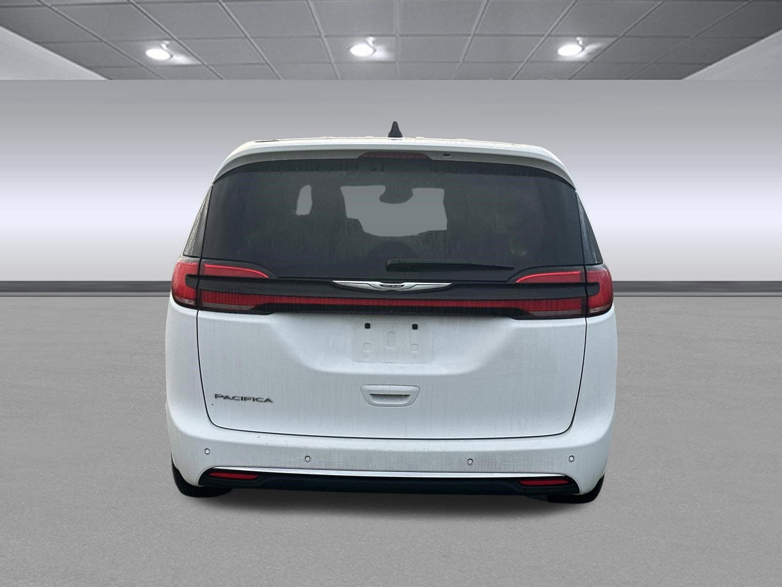 Used 2024 Chrysler Pacifica Touring-L FWD image 4