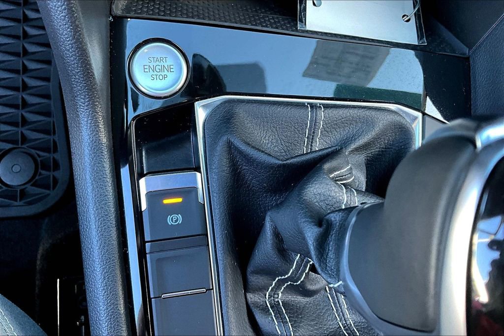 Certified 2023 Volkswagen Taos SE w/ Panoramic Sunroof Package image 29