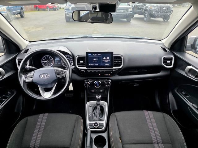 Used 2022 Hyundai Venue SEL FWD image 9