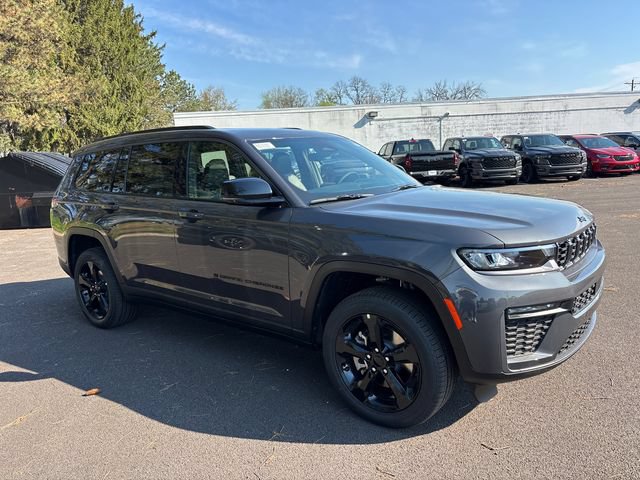 New 2026 Jeep Grand Cherokee L Limited w/ Limited Altitude Package AWD/4WD image 2