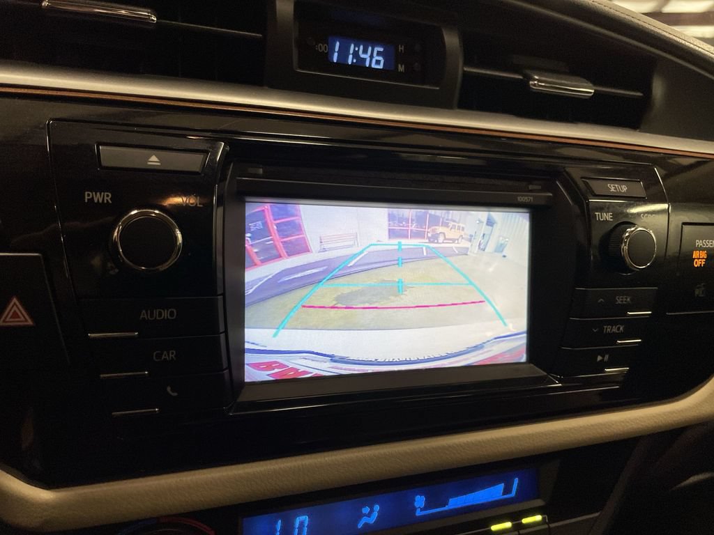 Used 2016 Toyota Corolla LE FWD image 19