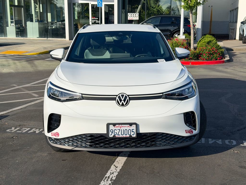 Used 2023 Volkswagen ID.4 Pro image 3