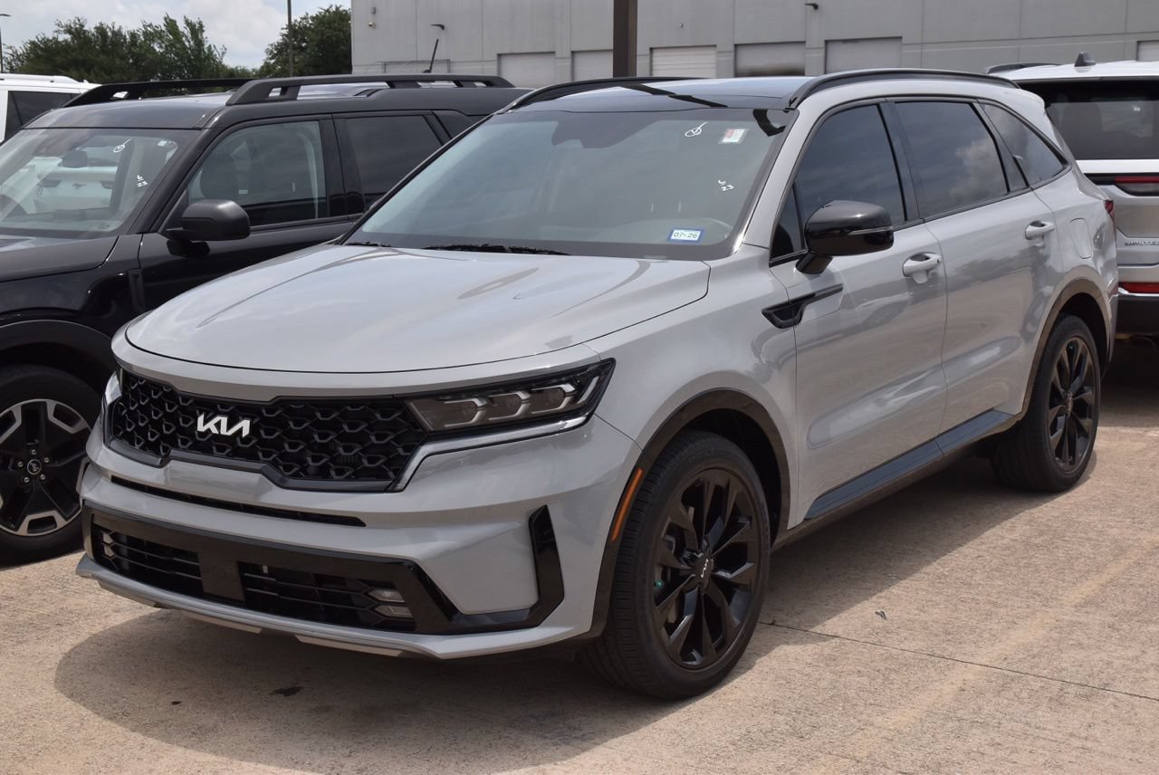 Used 2022 Kia Sorento SX FWD image 2