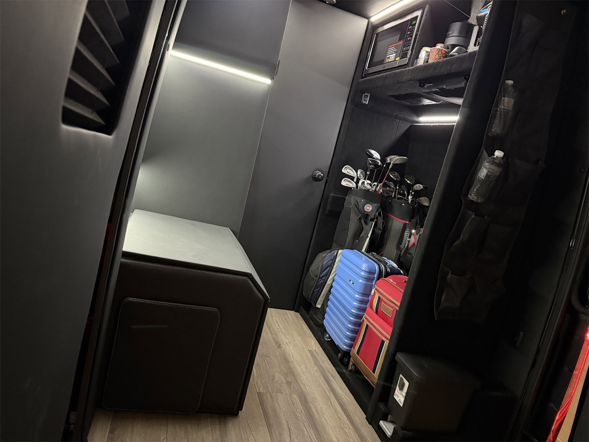 Used 2024 Mercedes-Benz Sprinter 3500 image 4