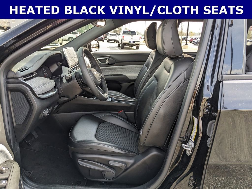 Certified 2025 Jeep Compass Latitude image 3