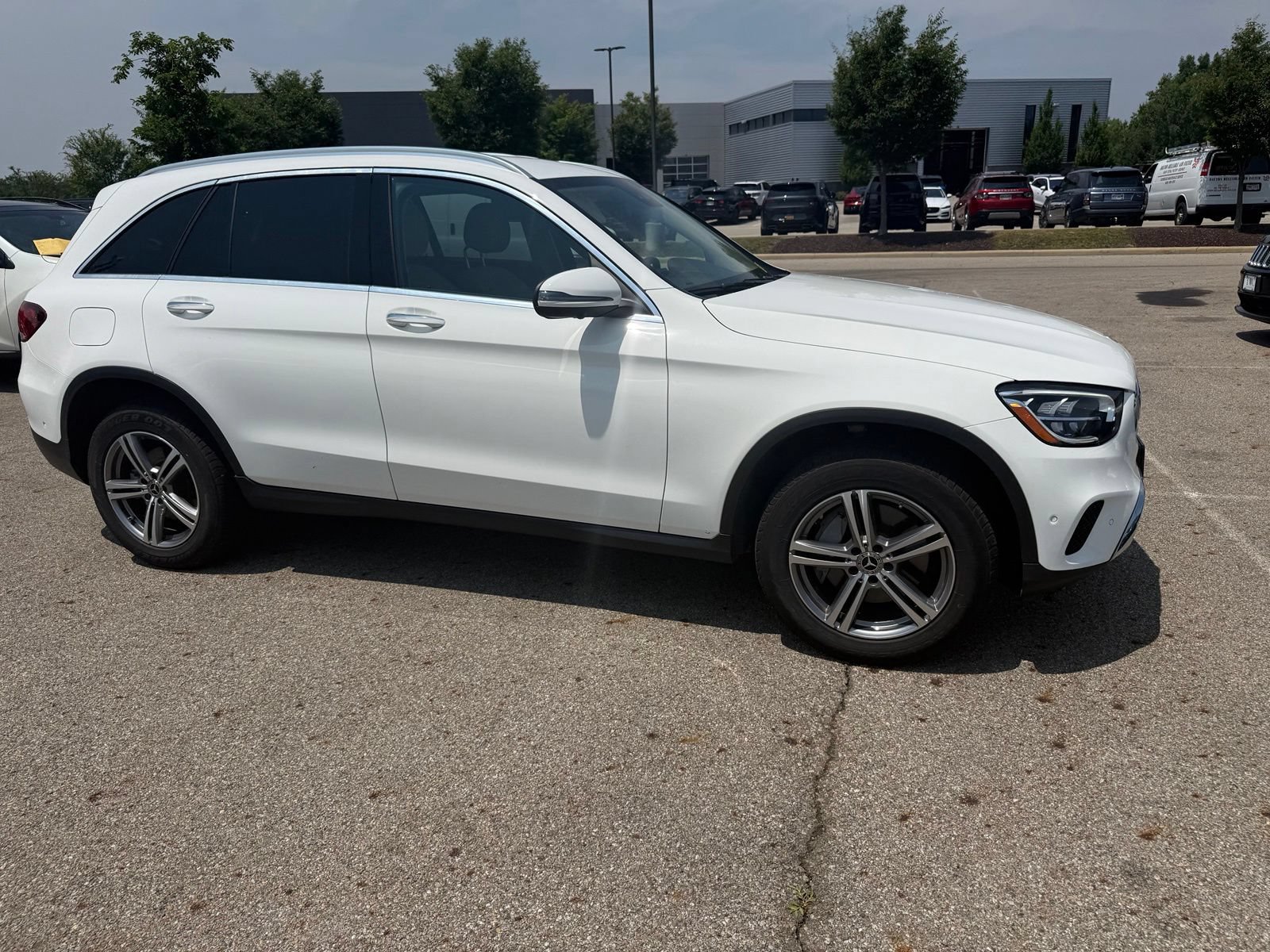 Used 2022 Mercedes-Benz GLC 300 4MATIC image 4