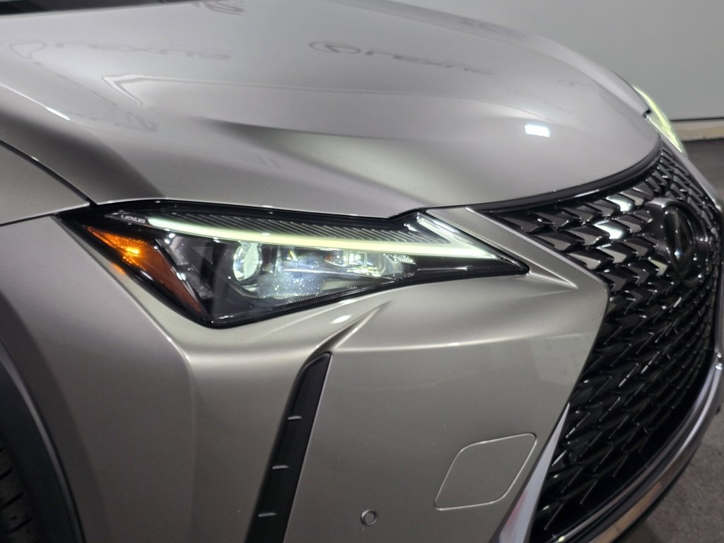 Used 2023 Lexus UX 250h FWD image 5