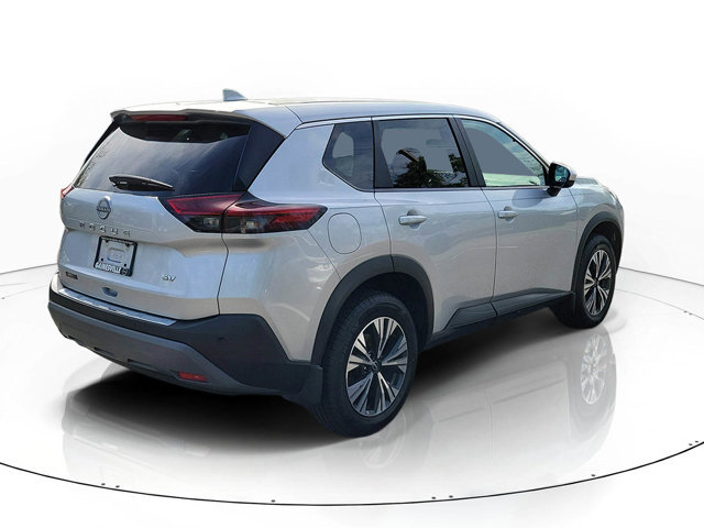 Used 2023 Nissan Rogue SV image 2