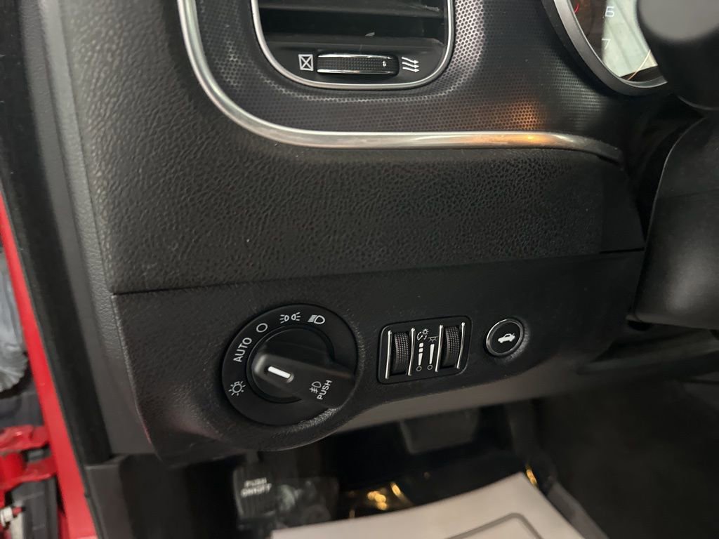 Used 2016 Dodge Charger SXT w/ Navigation & Travel Group AWD/4WD image 14