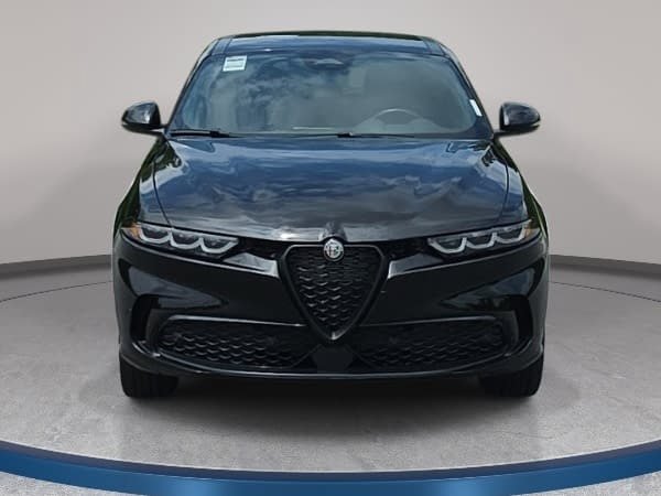Used 2025 Alfa Romeo Tonale w/ Premium Package AWD/4WD image 2