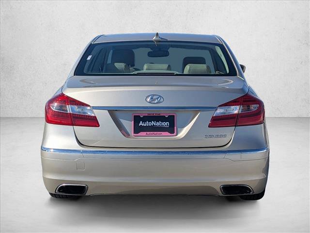 Used 2012 Hyundai Genesis 3.8 RWD image 7
