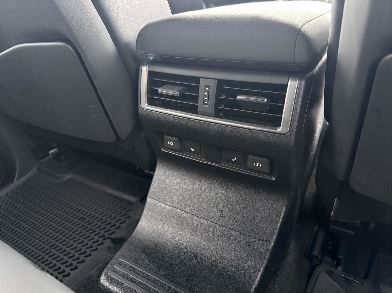 Used 2024 Lexus GX 550 image 23