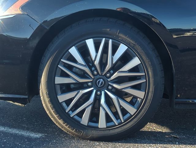 Used 2024 Nissan Altima 2.5 SV FWD image 10