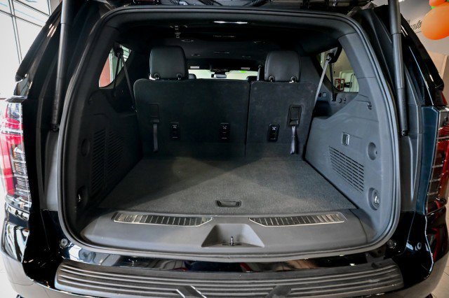 Used 2025 Chevrolet Suburban Z71 image 25