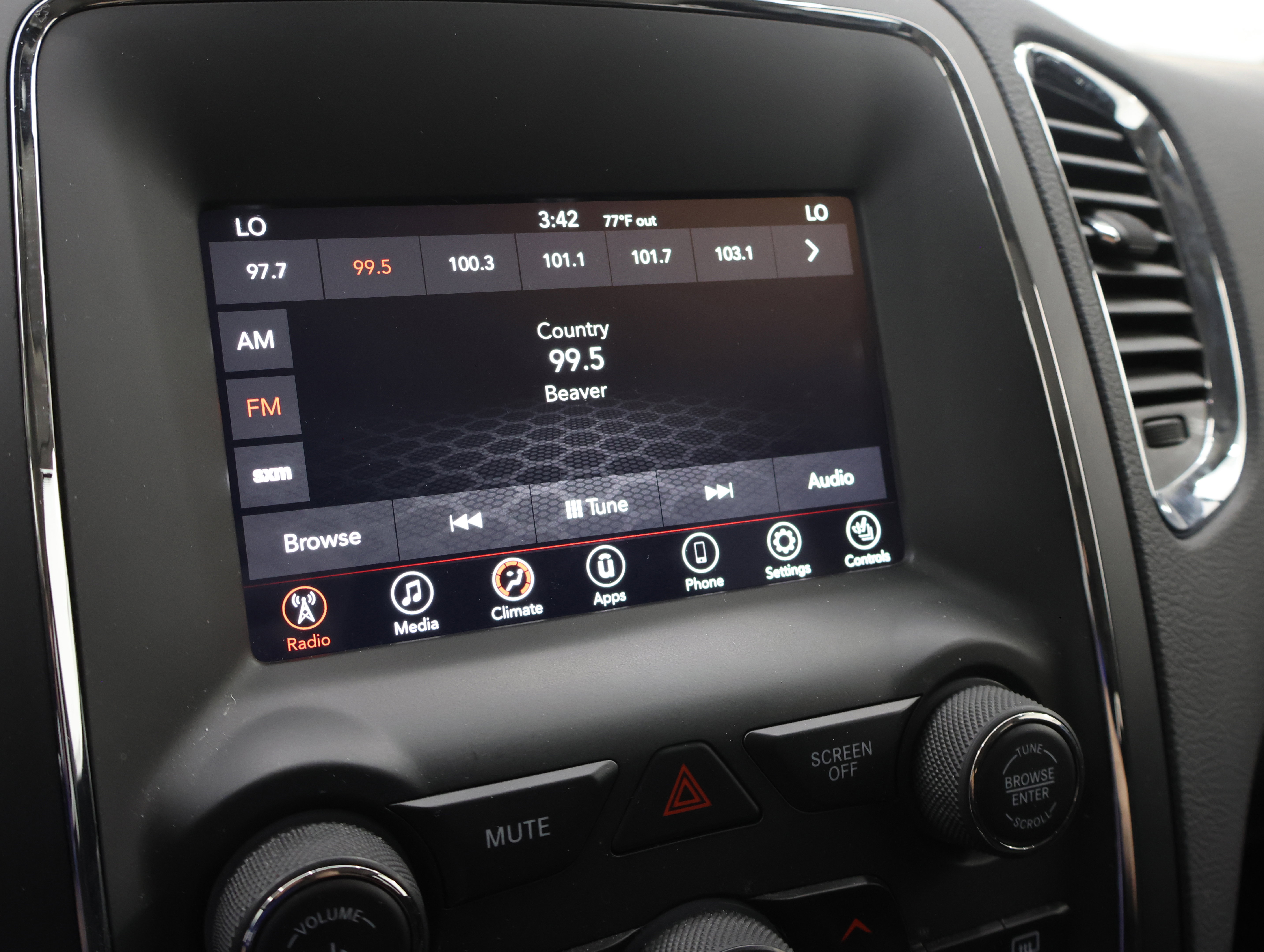 Used 2018 Dodge Durango SXT w/ Quick Order Package 2BB AWD/4WD image 11