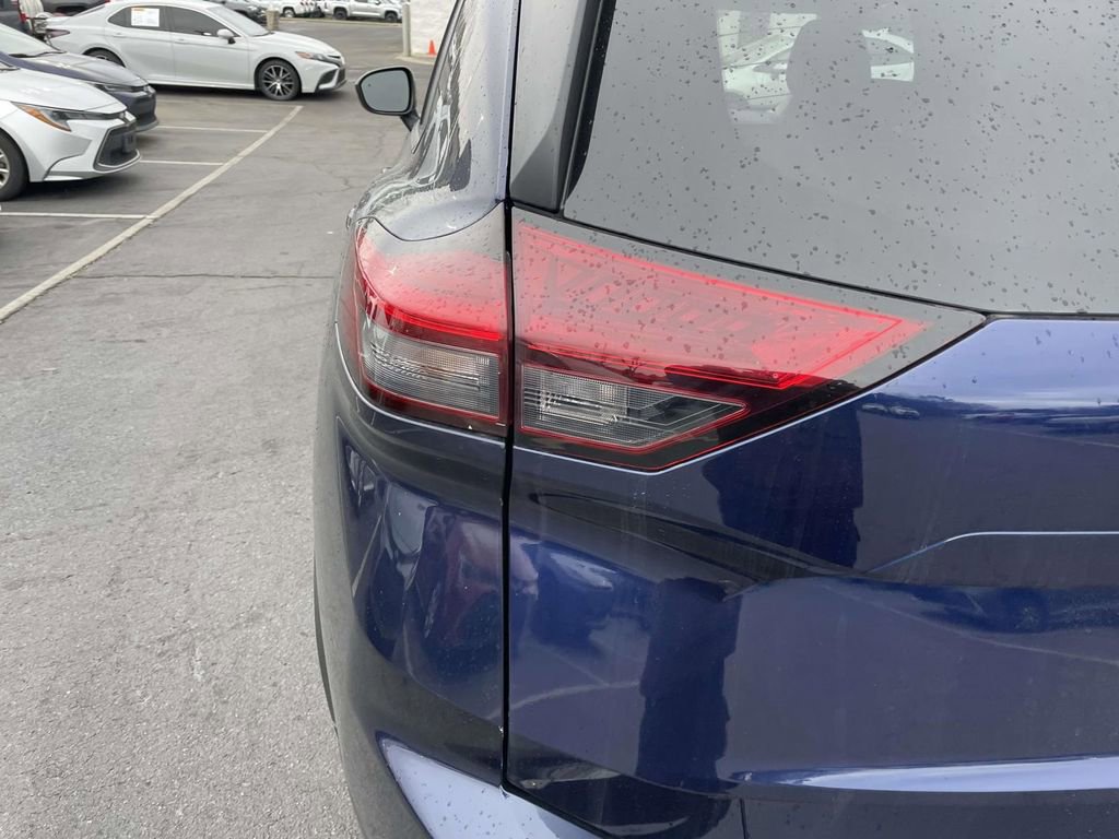 Used 2025 Nissan Rogue SV w/ SV Premium Package image 22