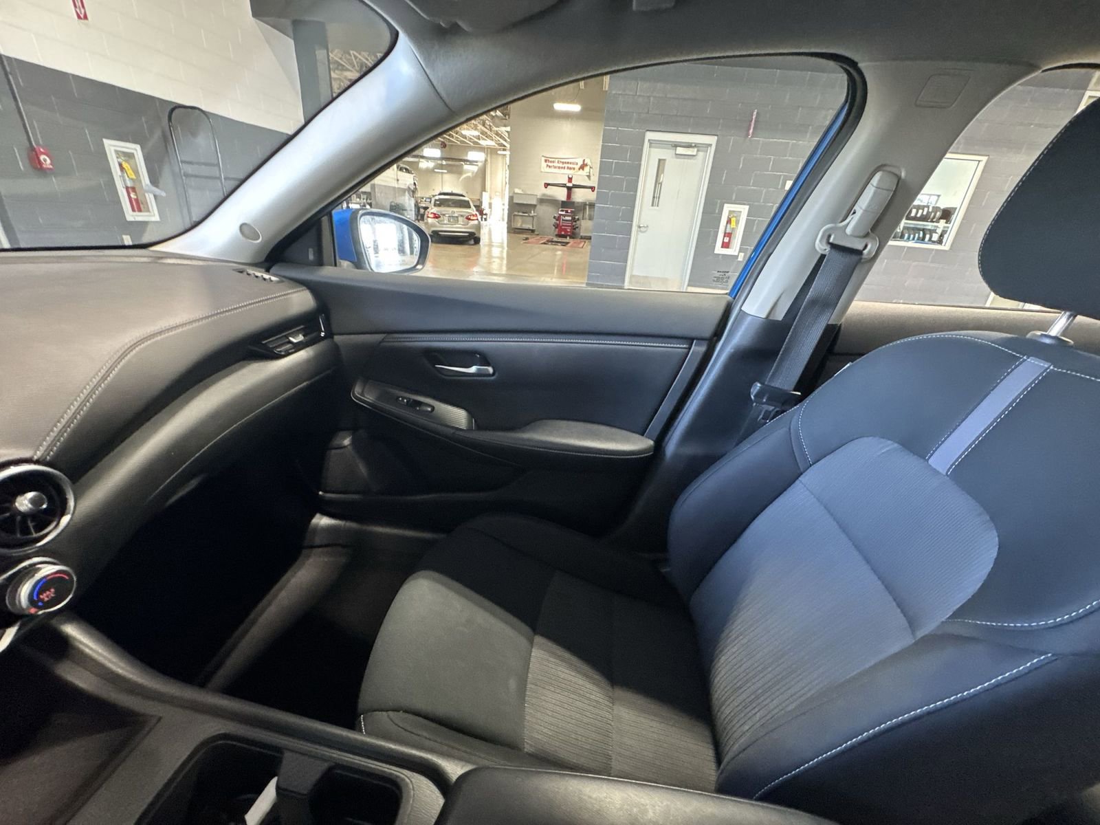 Certified 2022 Nissan Sentra SV FWD image 3