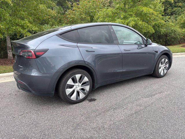 Used 2023 Tesla Model Y Long Range AWD/4WD image 2