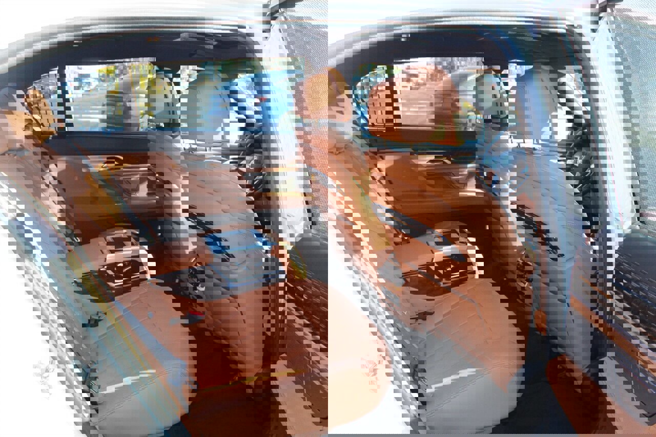 Used 2019 BMW 740i w/ Executive Package image 23