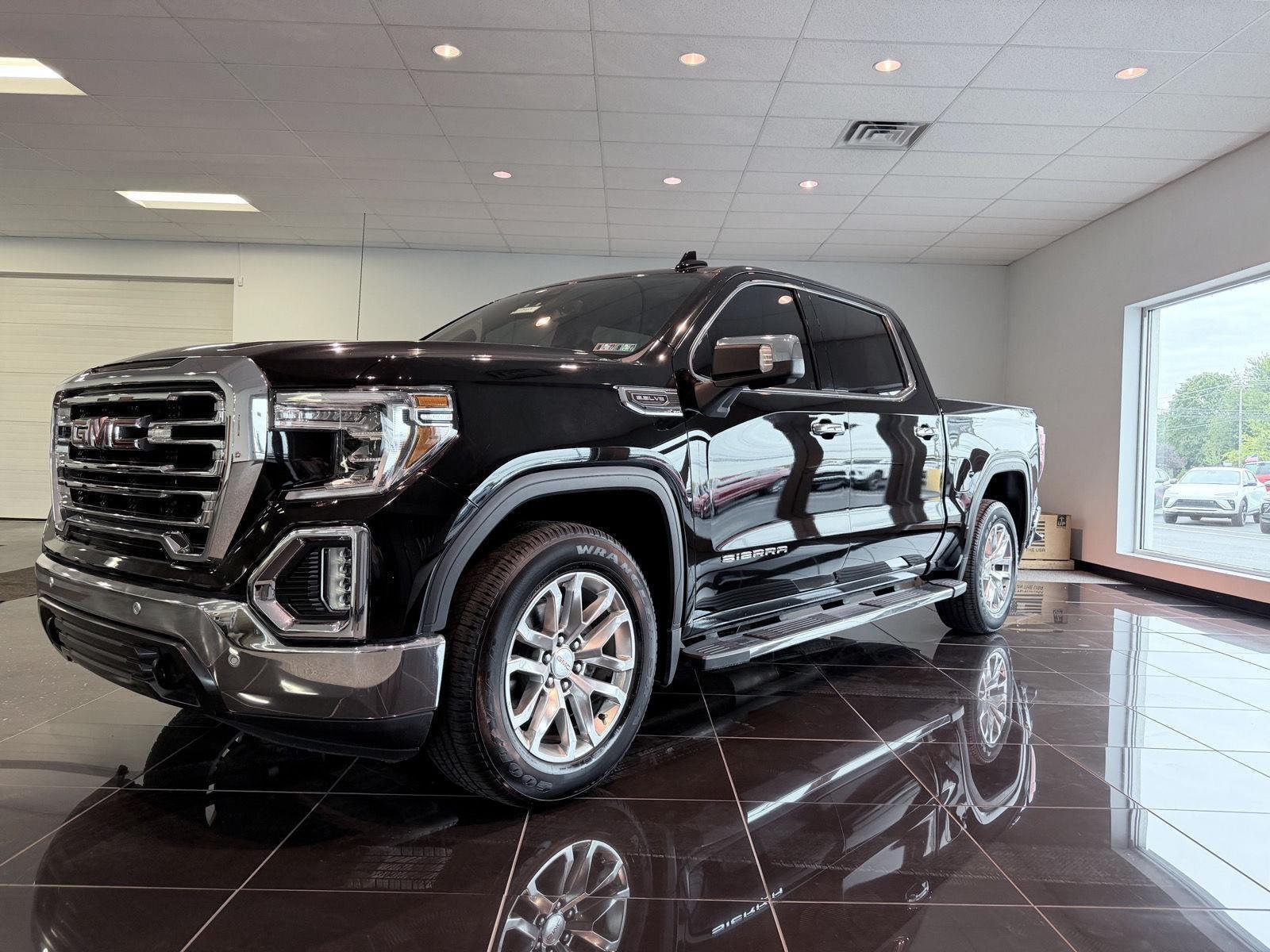 Used 2021 GMC Sierra 1500 SLT w/ SLT Premium Plus Package AWD/4WD image 3