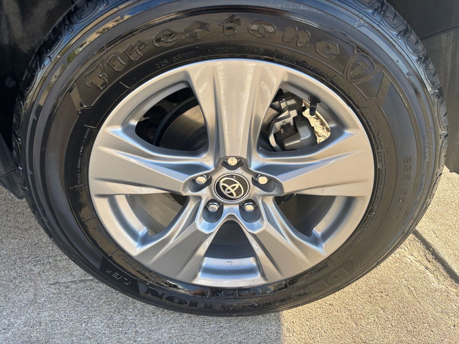 Used 2025 Toyota RAV4 LE image 28