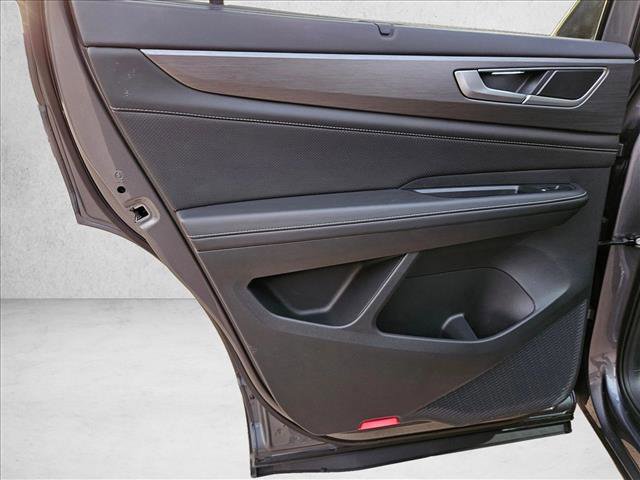 Used 2025 Volkswagen Atlas Cross Sport SE image 18