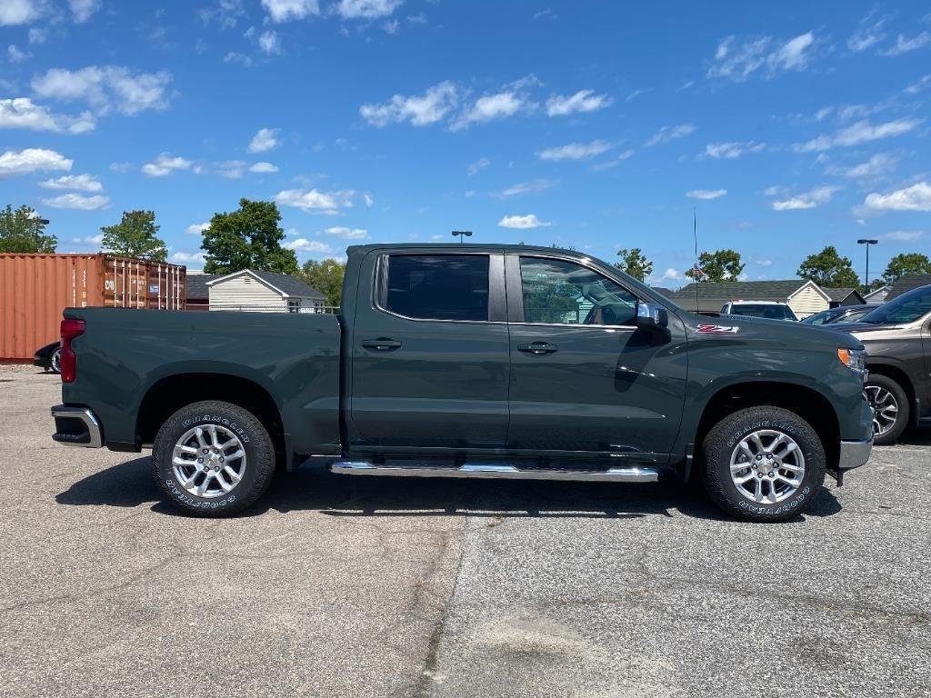 New 2025 Chevrolet Silverado 1500 LT w/ Z71 Off-Road Package AWD/4WD image 2