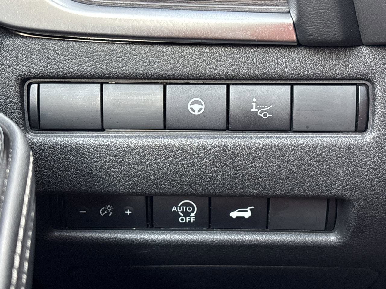 Used 2025 Nissan Rogue Platinum w/ Platinum Premium Package image 26