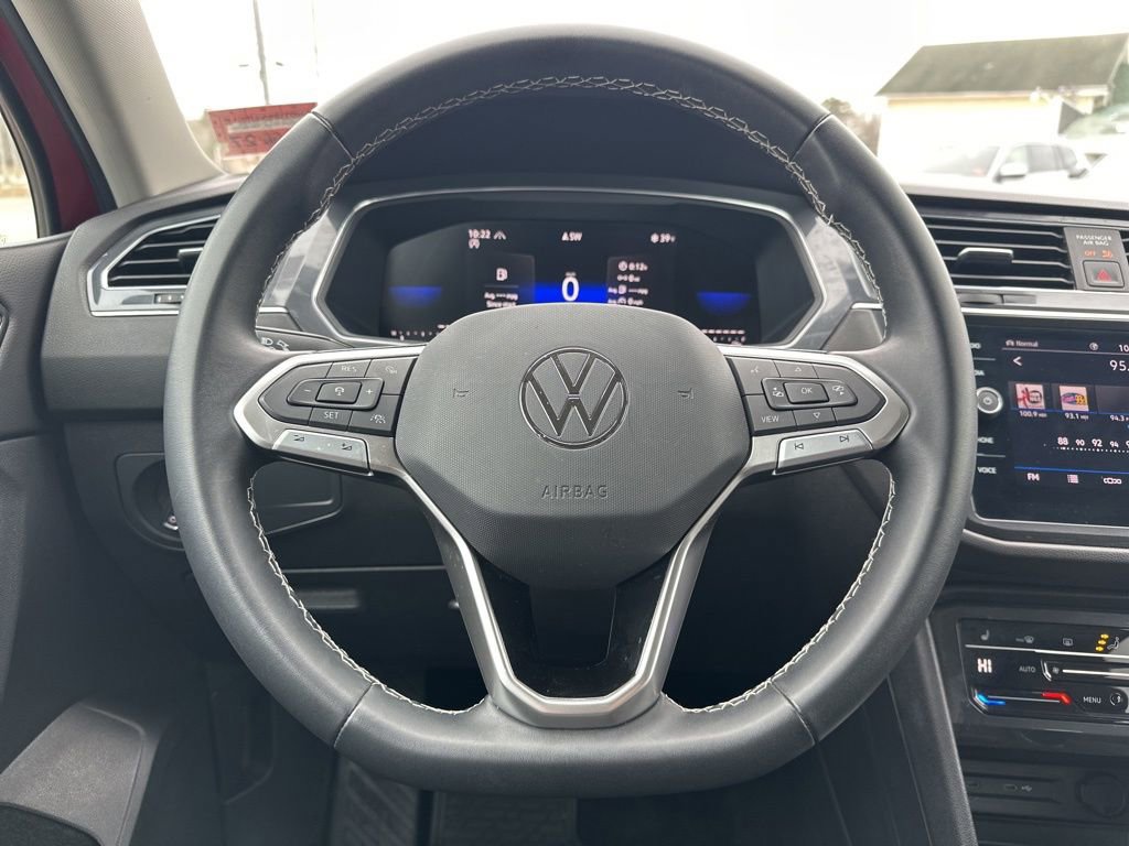 Used 2023 Volkswagen Tiguan SE image 20