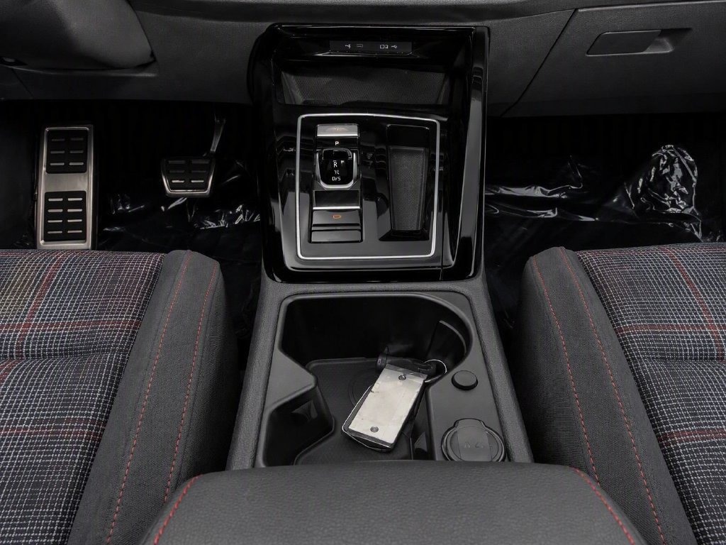 Certified 2024 Volkswagen GTI S FWD image 23